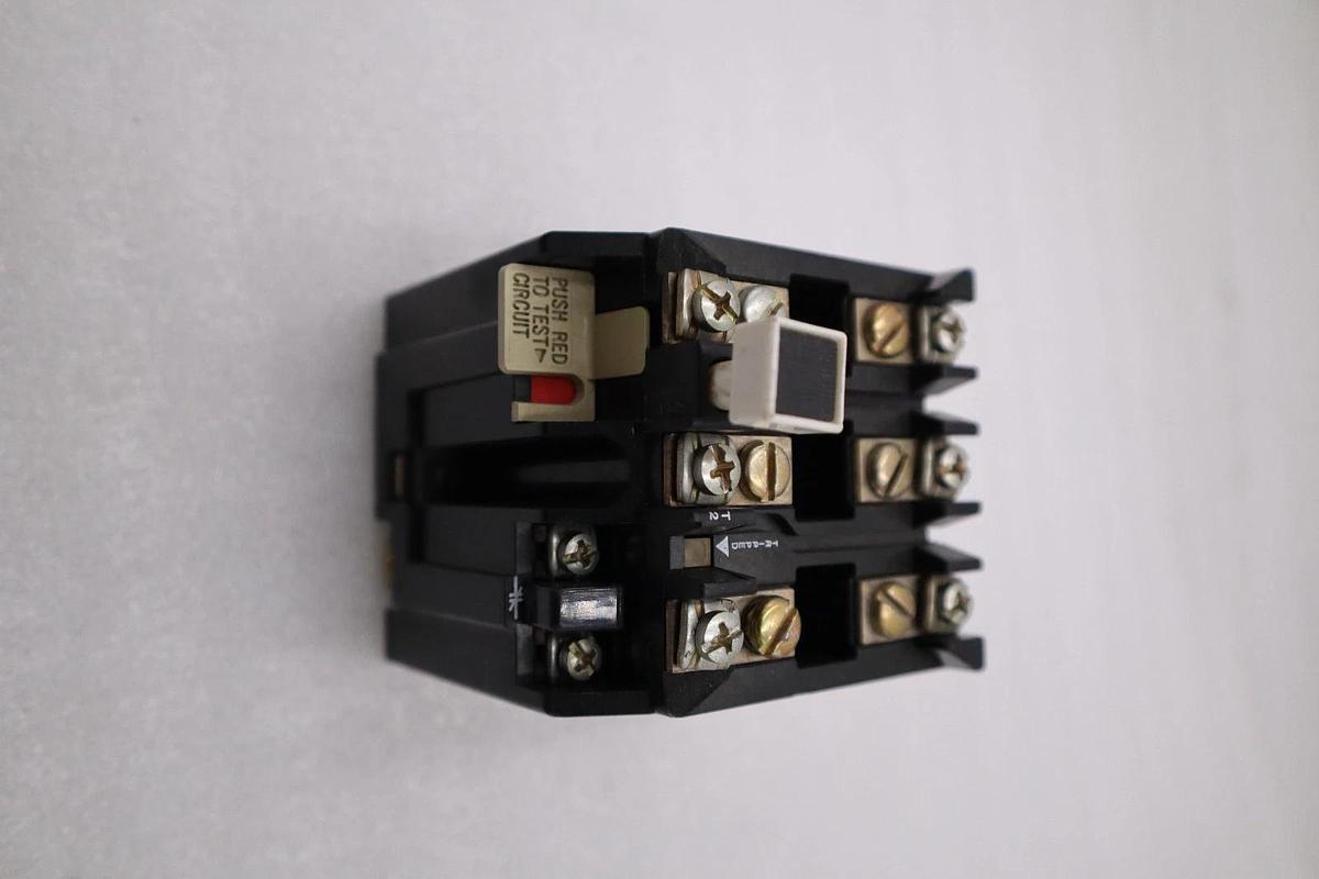 NEW OPEN BOX AB ALLEN BRADLEY 592-JOV16 SER. A 120/600VAC STOCK H871A