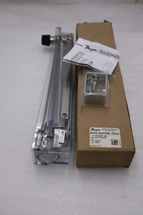 NEW DWYER RMC-142-SSV RATE-MASTER RMC 0.2-2.2 GPM FLOW METER STOCK H1182