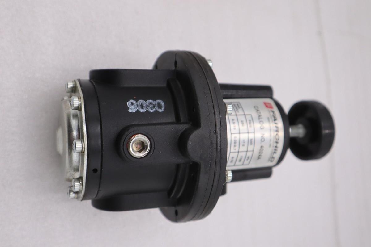 Used NEW OPEN BOX FAIRCHILD INDUSTRIAL PROD 4024A AIR PRESSURE REGULATOR STK GF465