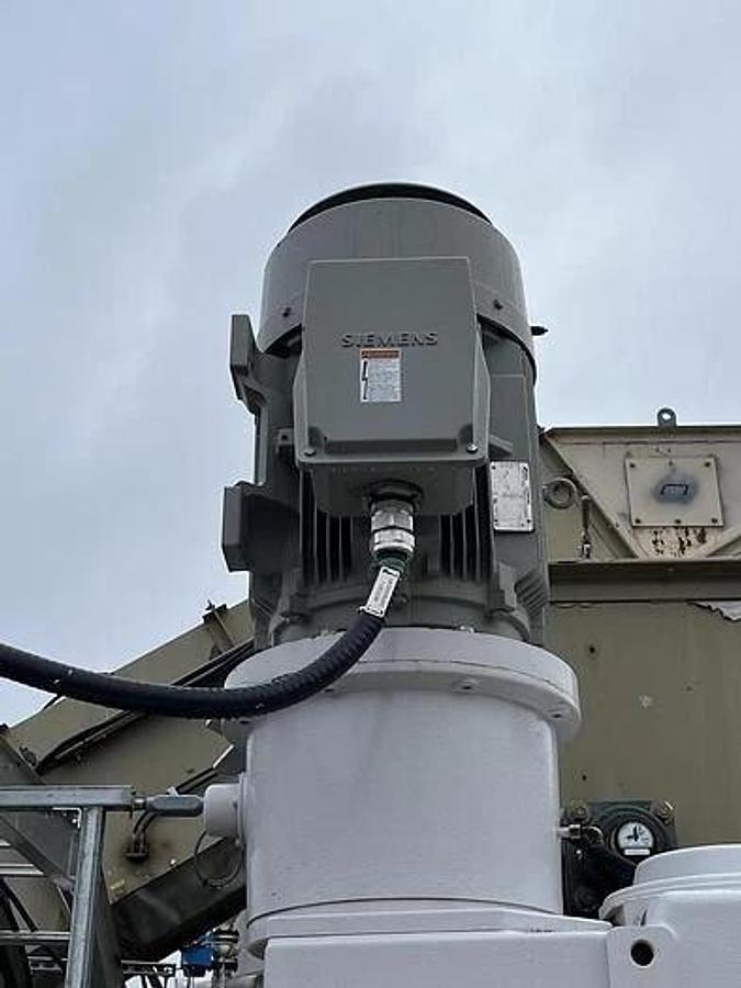 Used T BAILEY 316L STAINLESS STEEL TANK 33' TALL 12' DIAMETER MFG 2018 WITH AGITATOR