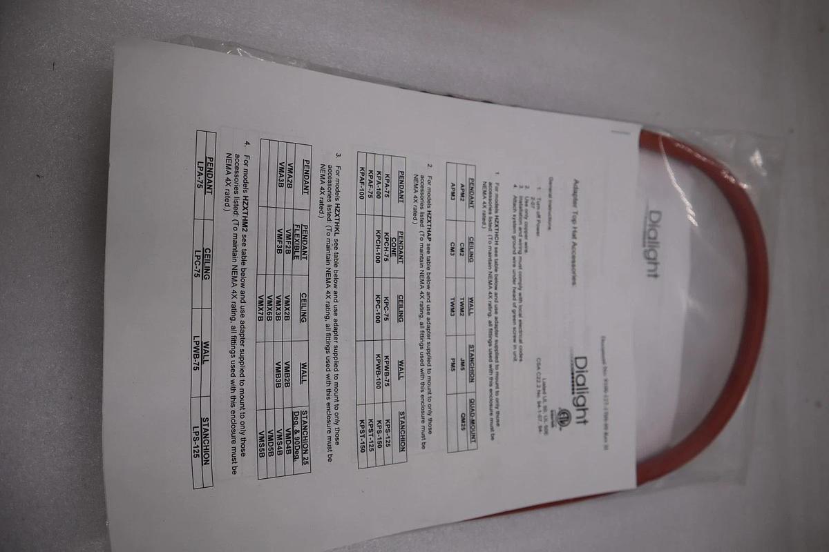 NEW OPEN BOX DIALIGHT TOP HAT HZX THP3 ADAPTER STOCK H808