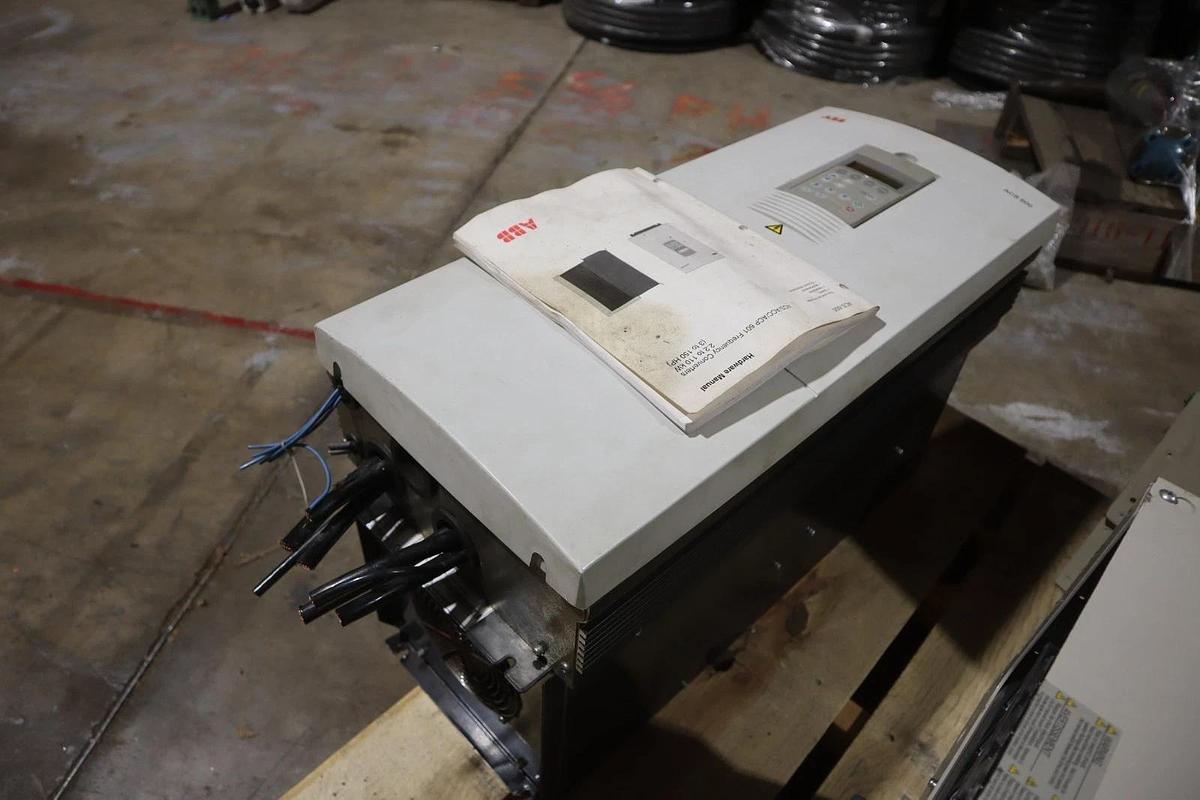 Used ABB ACS601-0100-5-S00B1200801 FREQUENCY CONVERTER DRIVE 380-500 V AC MAX #CC-28