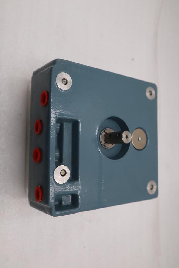 Used NAF 370210-90P Positioner Valve NEW IN BOX STOCK GF-746