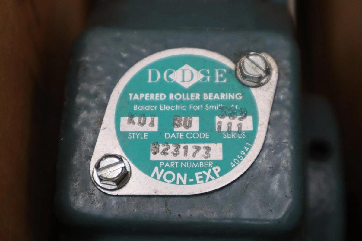 Used NEW Dodge 023173 P2B-K-111R 1-11/16" Tapered Roller Bearing Pillow Block Type K