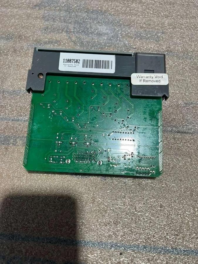 Used NEW OPEN BOX AB Allen-Bradley 1746-OW8 SLC 500 Relay Output Module STK L806CC