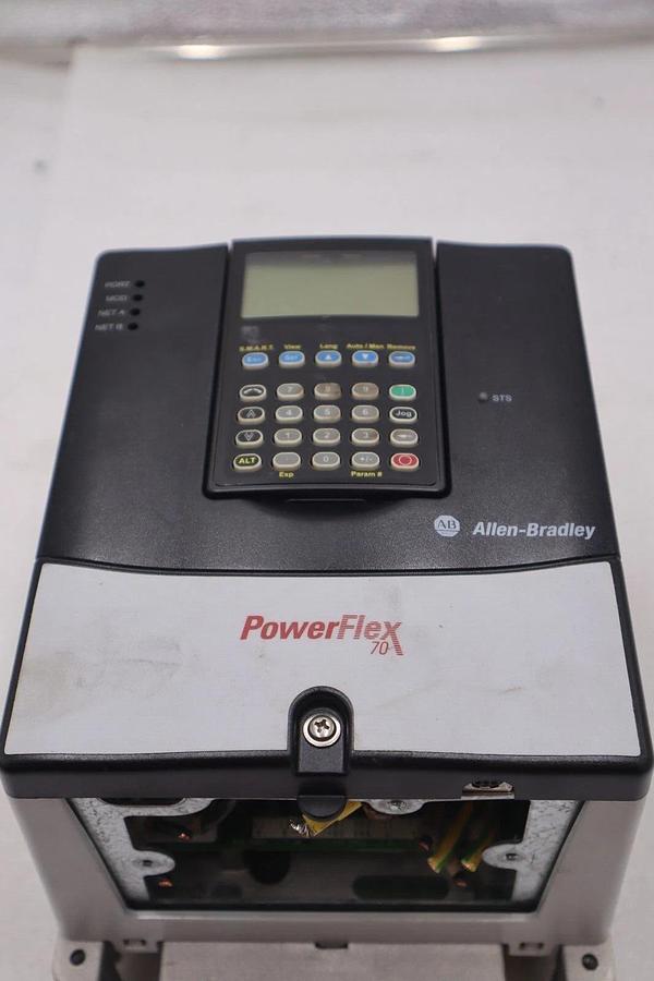 Used 20AD8P0A3AYNANC0 ALLEN BRADLEY POWERFLEX 70 5HP AC DRIVE 480 VOLT STOCK 3297
