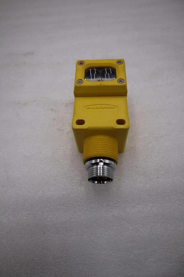 NEW BANNER Q45VR2RQ PHOTOELECTRIC RUGGED RECTANGLE SENSOR STOCK H1350A