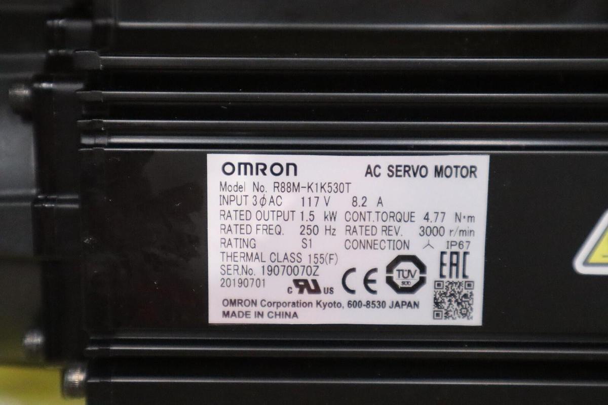 NEW OMRON R88M-K1K530T AC SERVO MOTOR OMNUC G5-SERIES STOCK 2302-D