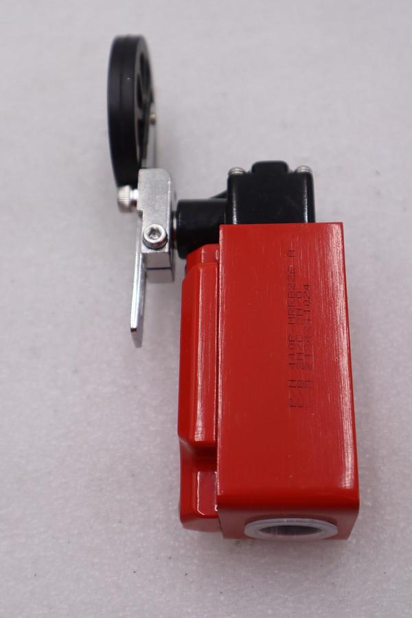 Used ALLEN-BRADLEY 440P-MRRB22E LIMIT SWITCH SER A STOCK #K-2268