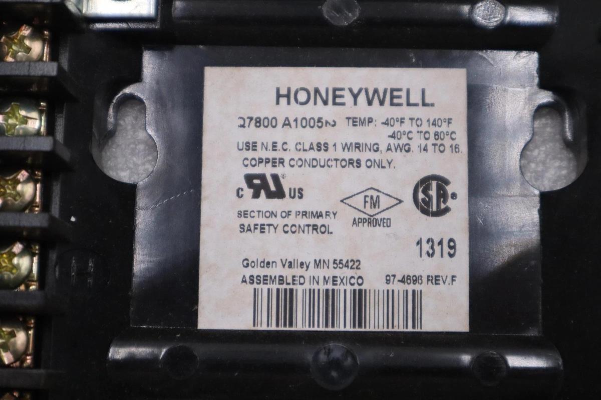 HONEYWELL Q7800A 1005 UNIVERSAL WIRING SUBBASE-PANEL MOUNT STOCK H349A