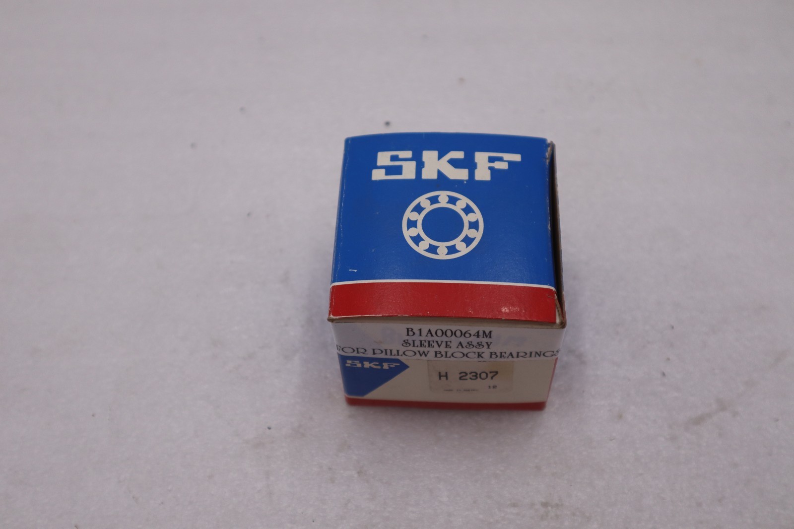 Used LOT OF 2 --NEW OPEN BOX SKF H2307 Adapter Sleeve for Bearings H 2307 STOCK 3600A
