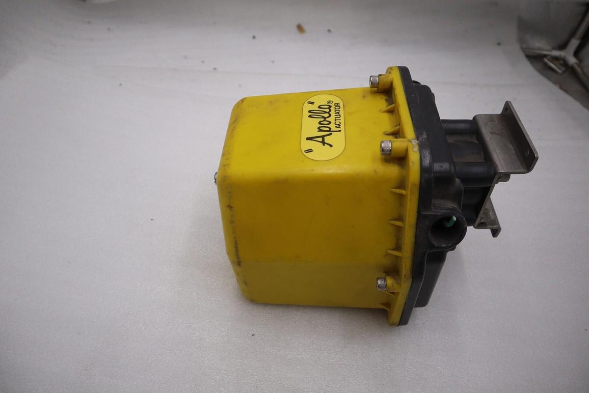 Used APOLLO AE40010  ACTUATOR 115VAC NEMA 4 TORQUE 400 IN-LBS STOCK 3452-A