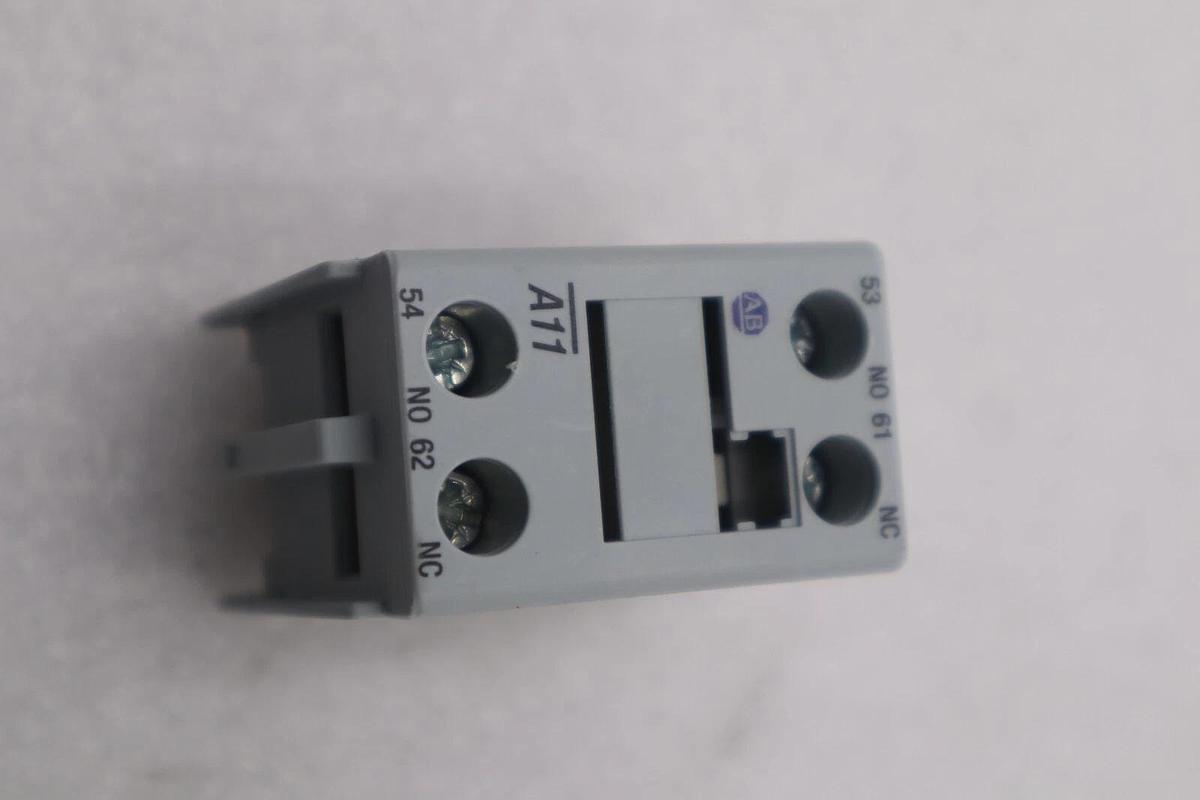 Allen-Bradley 100FA11 Auxiliary Contact NEW OPEN BOX K-3254 662072612736