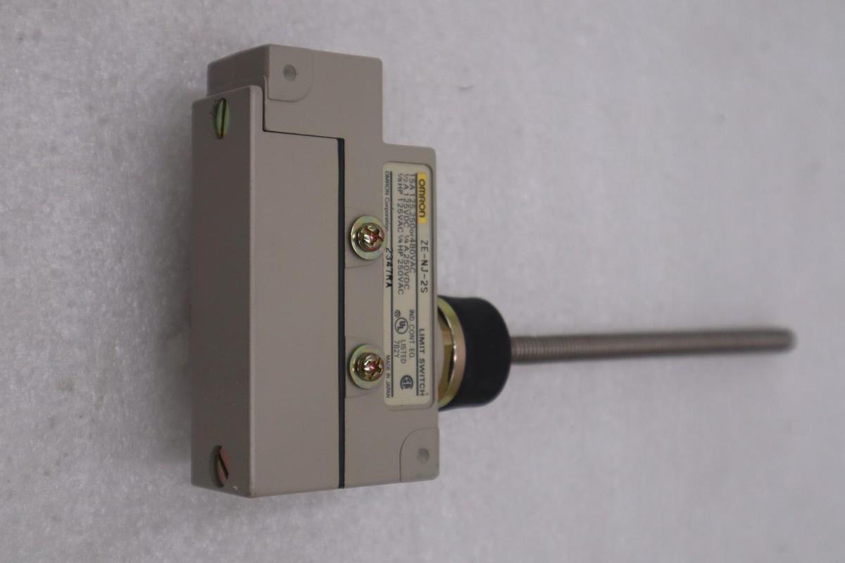 Used NEW OPEN BOX Omron Limit switch ZE-NJ-2S ZENJ2S STOCK K1620A