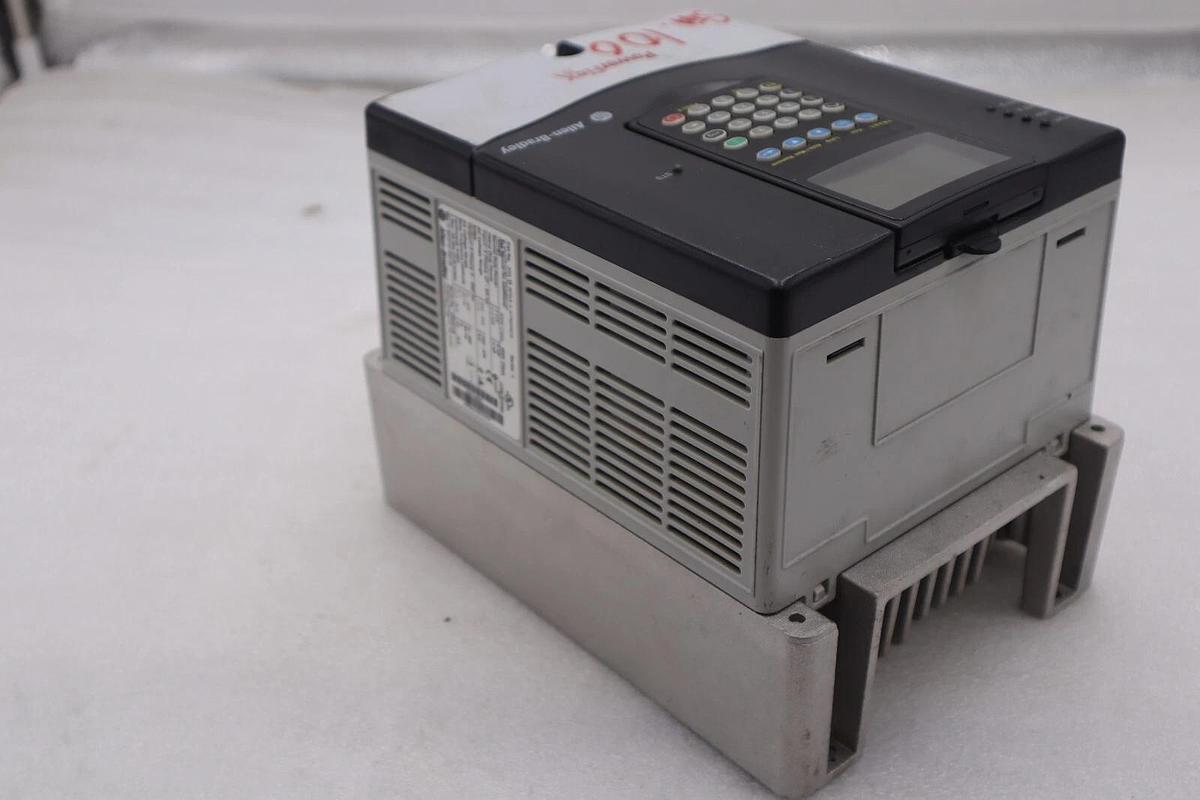 Used 20AD8P0A3AYNANC0 ALLEN BRADLEY POWERFLEX 70 5HP AC DRIVE 480 VOLT STOCK 3285