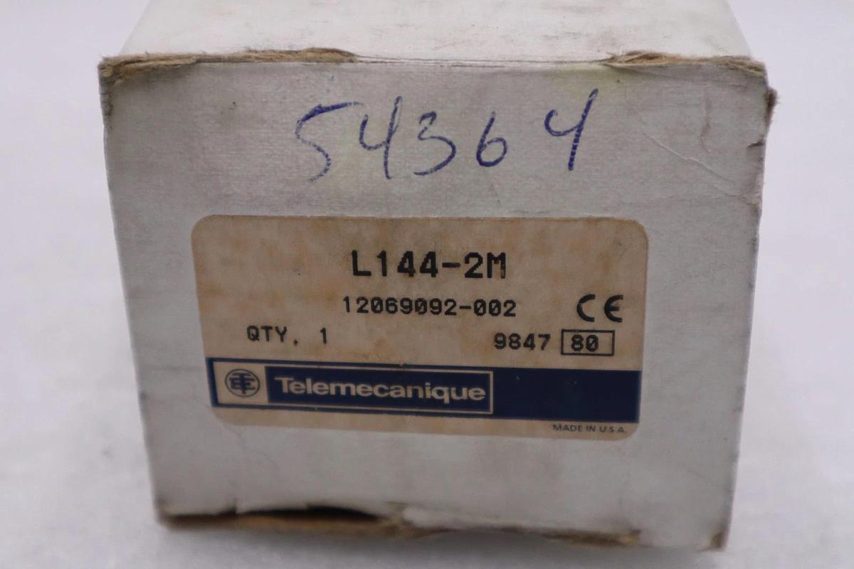 NEW OPEN BOX L144-2M TELEMECANIQUE  SCHNEIDER  LIMIT SWITCH STK K2080CC