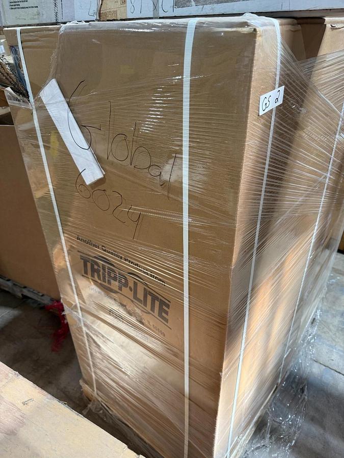 Tripp Lite 26U Wall Mount Rack Enclosure Cabinet SRW26US NEW UNIT STOCK GS2 37332154842