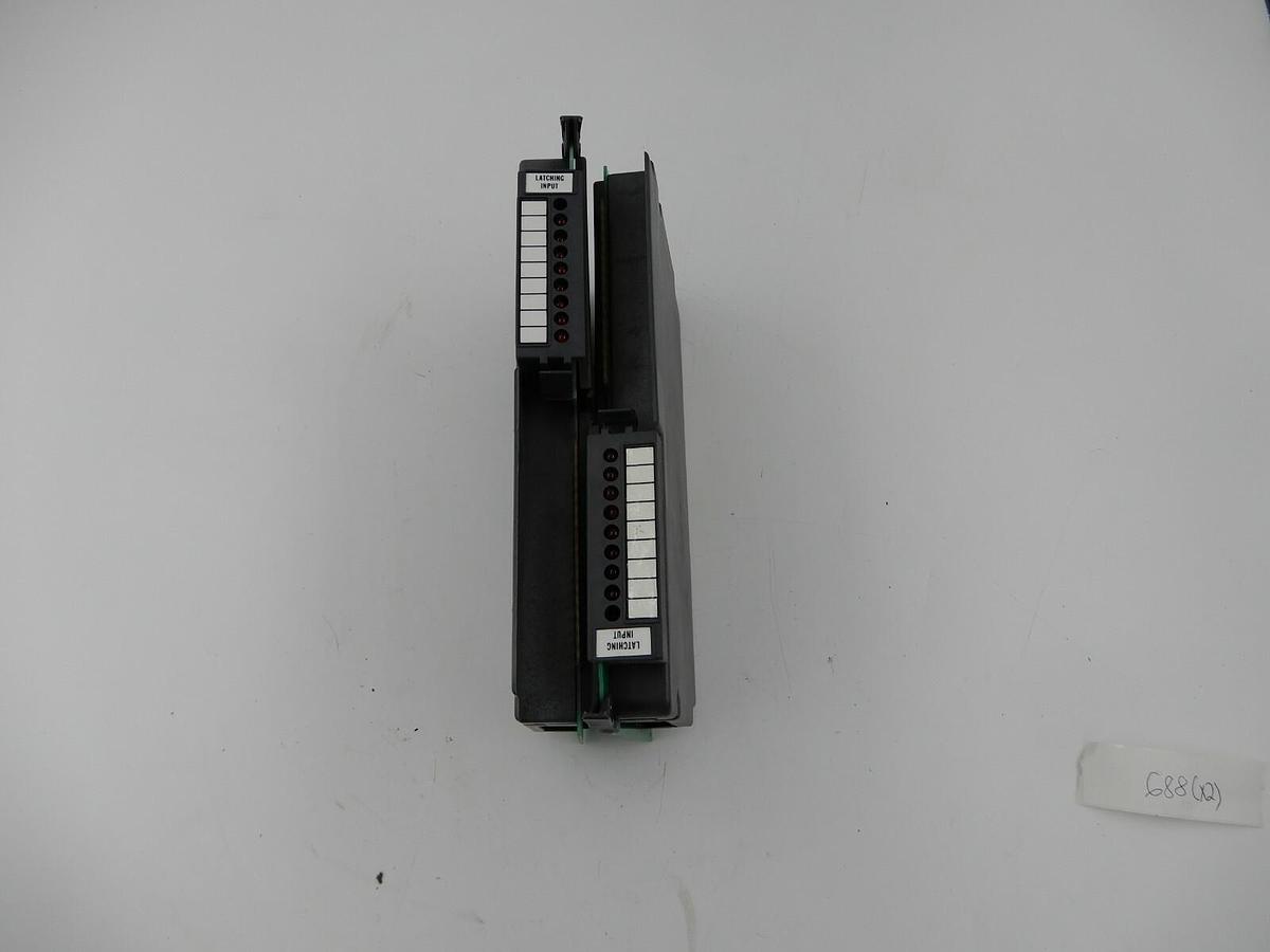 Used ALLEN BRADLEY LATCHING INPUT MODULE SERIES B LOT OF 2 STOCK 688