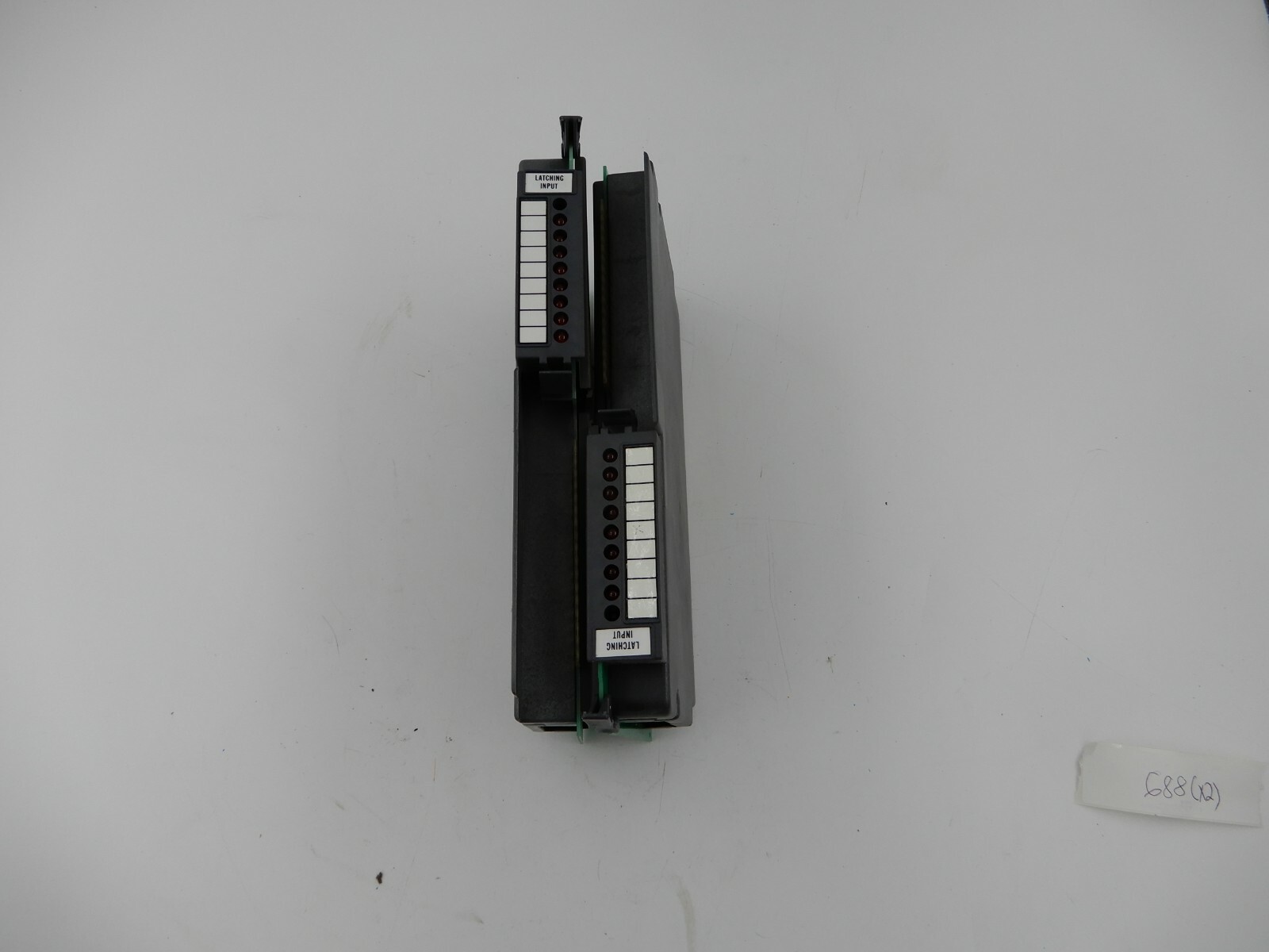 Used ALLEN BRADLEY LATCHING INPUT MODULE SERIES B LOT OF 2 STOCK 688