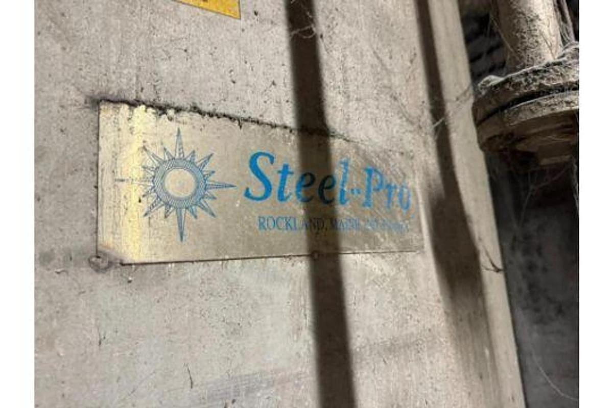 Used 3,400 GALLON STEEL PRO JACKETED STAINLESS STEEL TANK 9' TALL X 8' DIAMETER