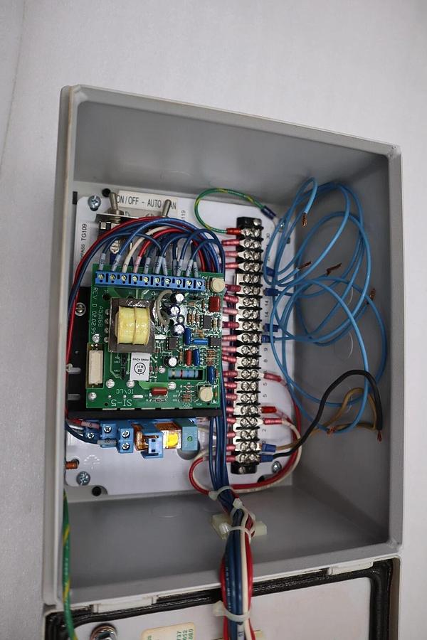 Used Hoffman LHC252015/SPL Enclosure 10401-01-R1-0 W/17743/5-001 STOCK 1461A