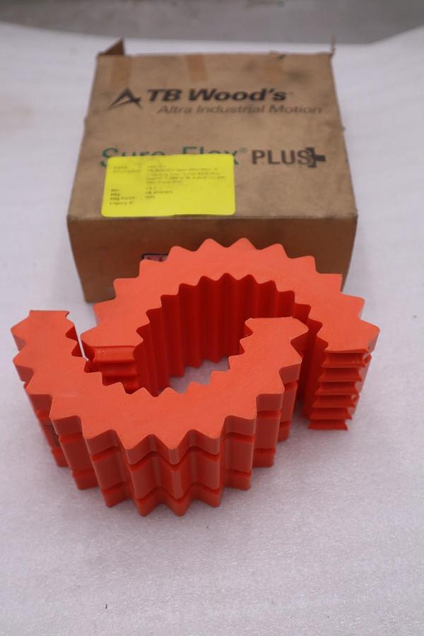 Used TB WOODS 9HS SPLIT SLEEVE COUPLING INSERT NEW OPEN BOX STK CC143
