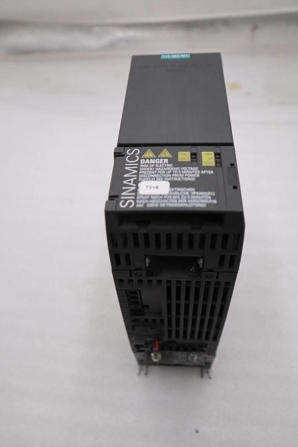 Used Siemens 6SL3210-1KE17-5UF1 Sinamics Frequency Converter 3.0 kW 4 HP STOCK H1139