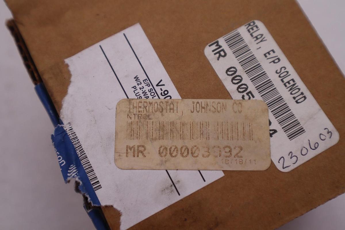 NEW Johnson Controls V-9012-1 Solenoid Relay STOCK K-1860