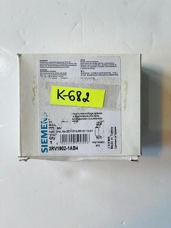 Used Siemens 3RV1902-1AB4 Undervoltage Trigger #K-682