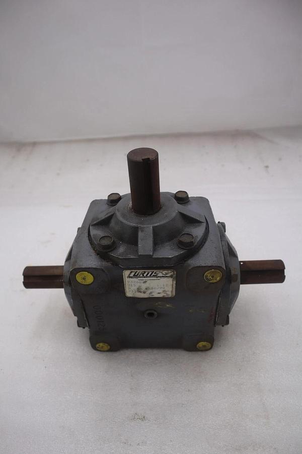 CURTIS 932087 GEAR BOX STOCK #M-49