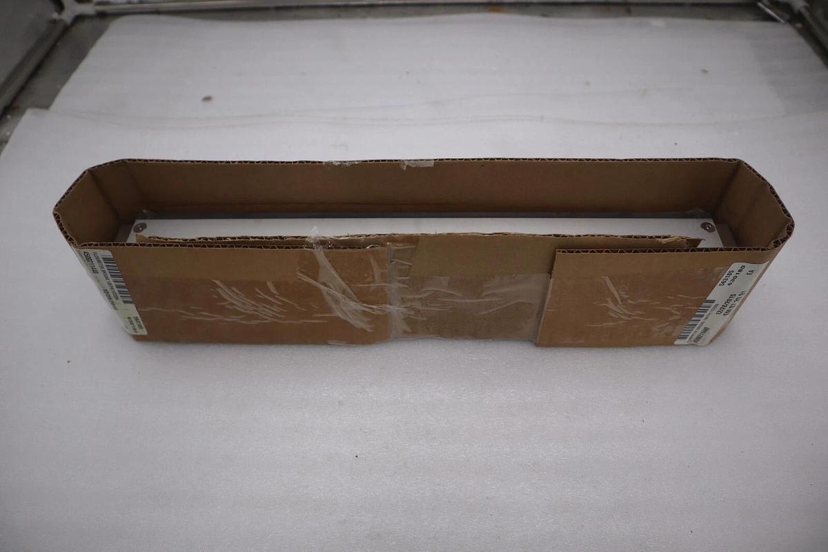 BROOKS INTRUMENT MODEL 1307FK11CD2BA FLOWMETER NEW STOCK G230A