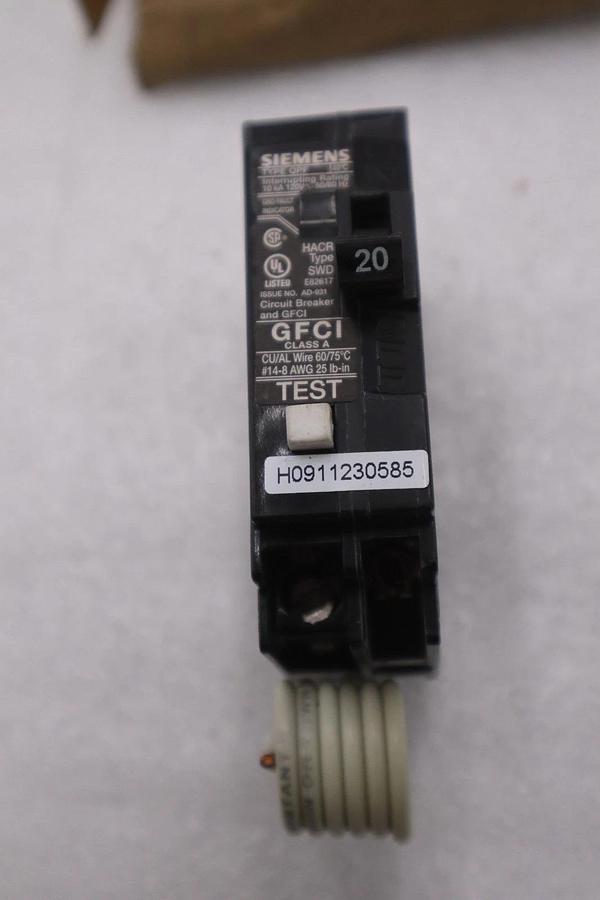 NEW Siemens  GFCI Circuit Breaker 120-Volt Single-Pole QPF2 E82617 STK K3265CC