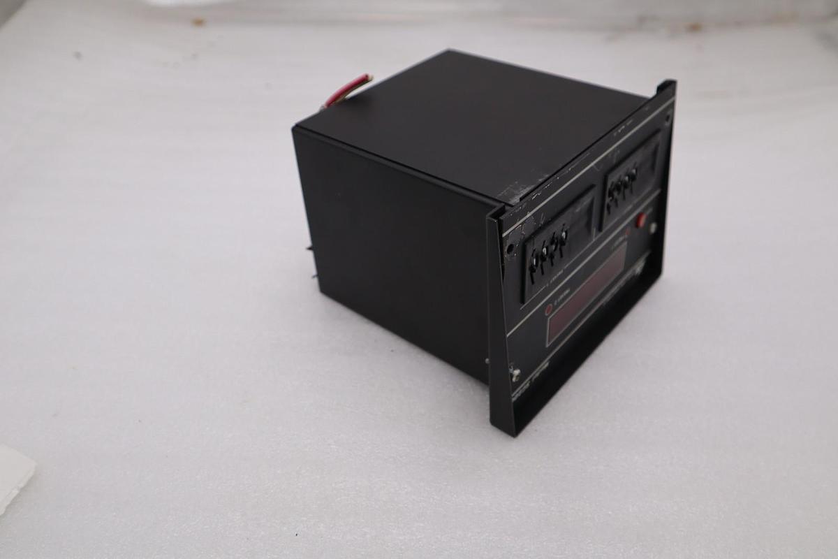 Used Red Lion Controls SC2DU Preset-Able Counter STOCK 3489A