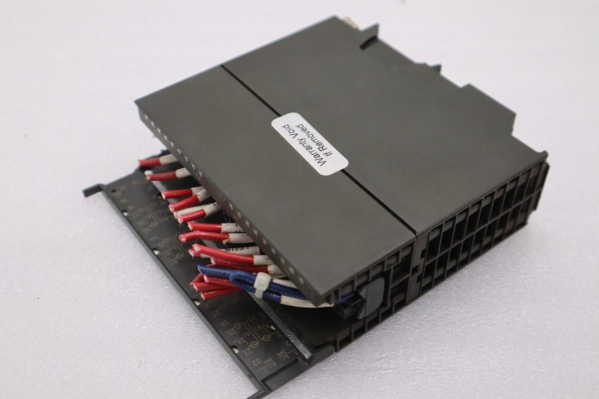 Used SIEMENS 6ES7 322-5HF00-0AB0 Output PLC Module STOCK K-672-C