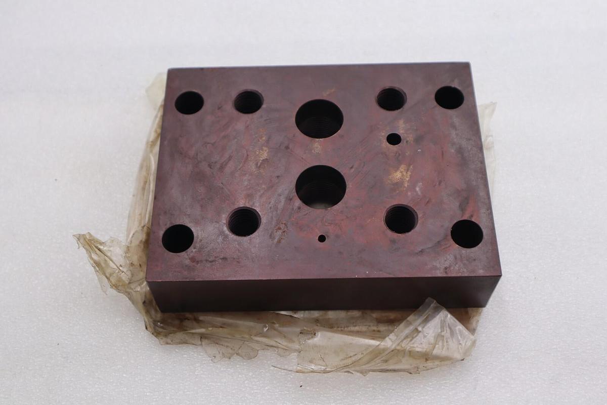 Parker Hydraulic Manifold Block Sub Plate Model# SPR6V6 Stock L-568