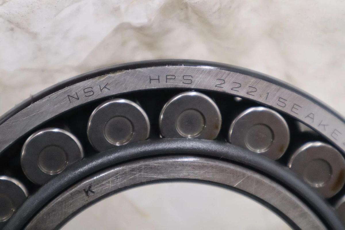 Used NEW IN BOX NSK Bearing 22215EAKE4C3 STOCK H1655A