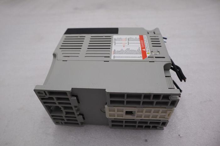 Used AB 22A-D1P4N104 PowerFlex4 AC Drive 22AD1P4N104 SER A ALLEN BRADLEY STOCK B-1285
