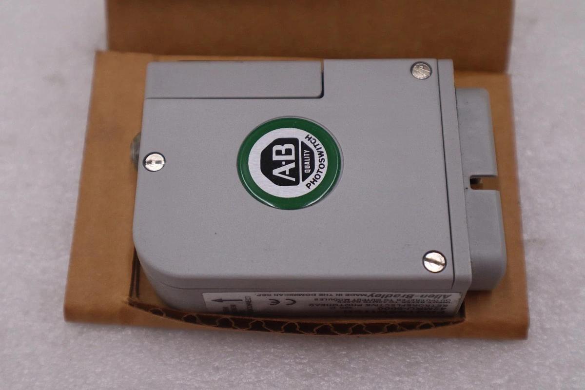 Used ALLEN BRADLEY 42MRU-5000 / 42MRU5000 PHOTOSWITCH RETROREFLECTIVE NEW IN BOX