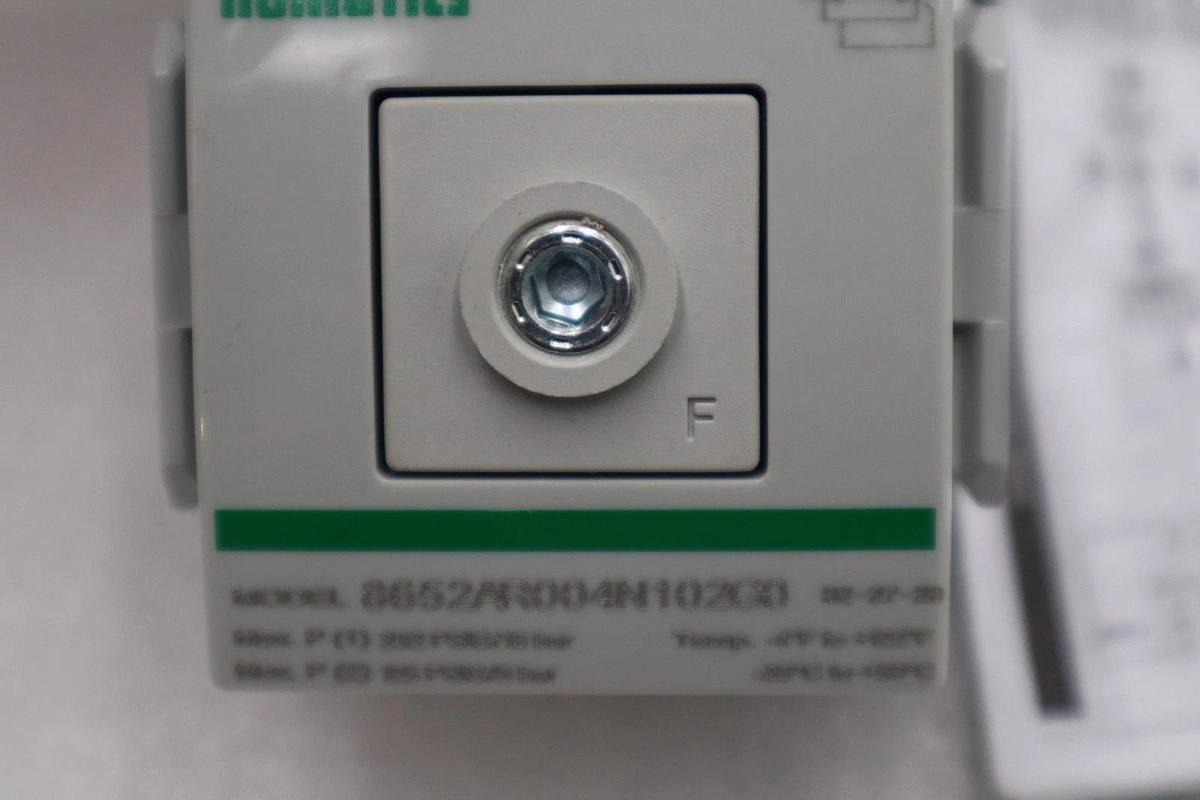 Used NEW ASCO 8652AR004N102G0 / 8652AR004N102G0 PRESSURE REGULATOR STOCK H1150A