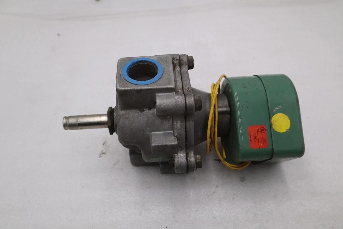 Asco 8043A47 Electric Solenoid  Valve Pipe Size 1" NPT Coil 120 VAC - STK CC170