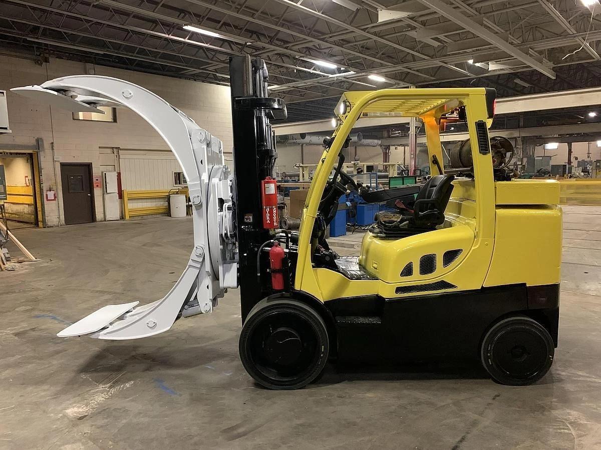 Used 15,500 POUND HYSTER MODEL S155FT FORKLIFT WITH 84" CASCADE PAPER ROLL CLAMP