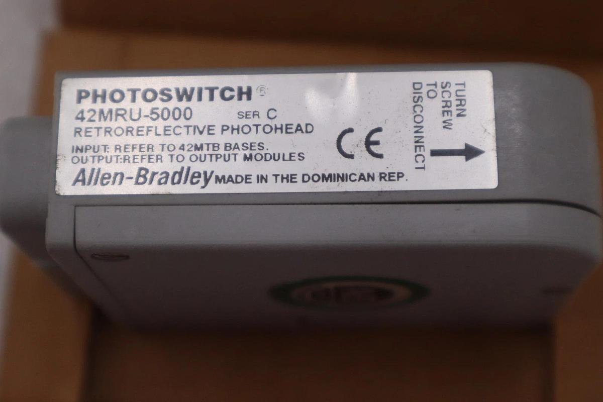 Used ALLEN BRADLEY 42MRU-5000 / 42MRU5000 PHOTOSWITCH RETROREFLECTIVE NEW IN BOX