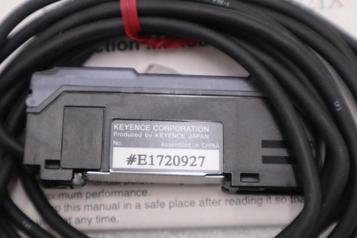 NEW OPEN BOX Keyence FS-V21RP Fiber Optic Sensor Amplifier STK H1545A