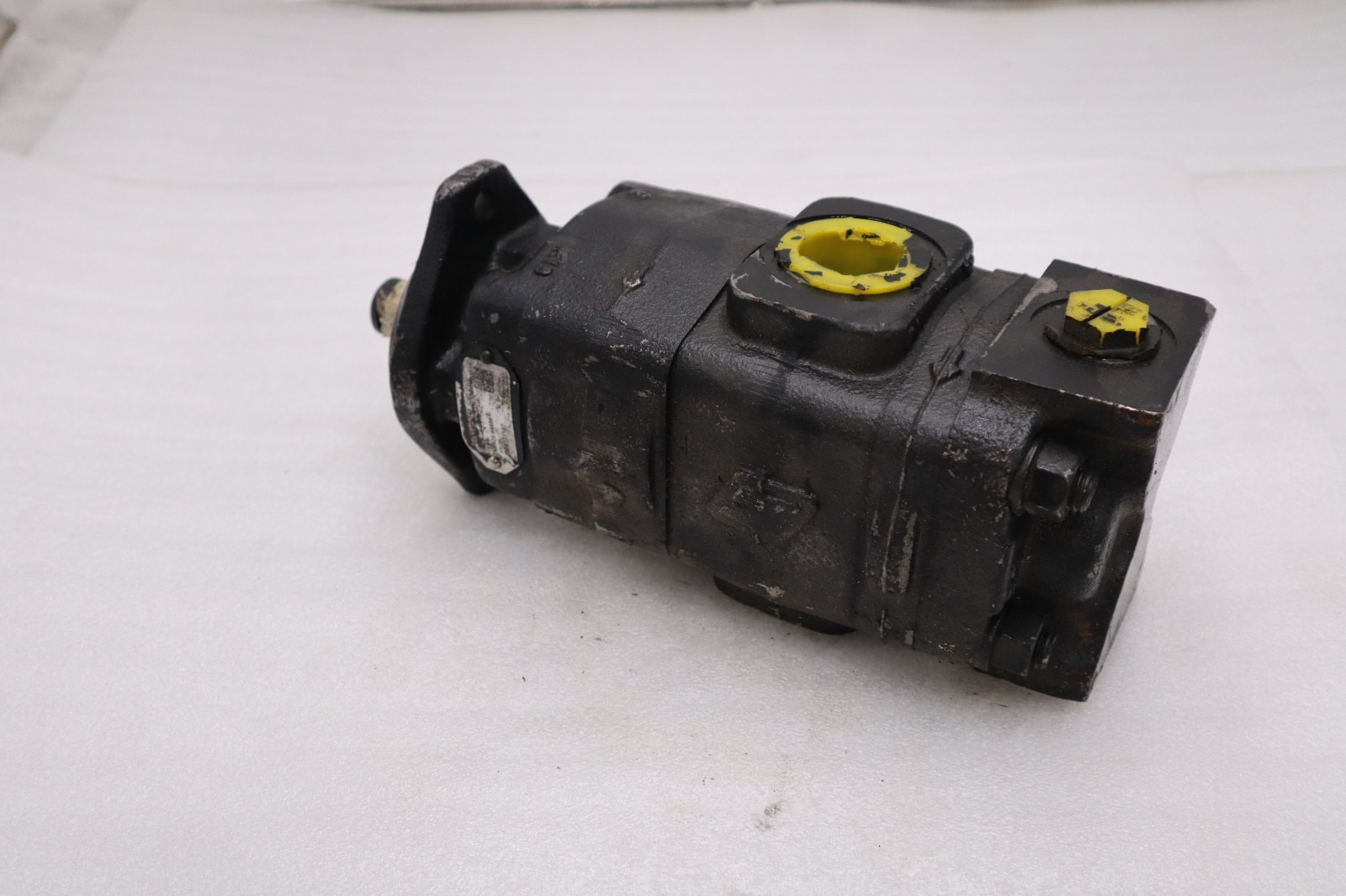 Used 3269121137 Parker Commercial Intertech Gear Pump STOCK H1839