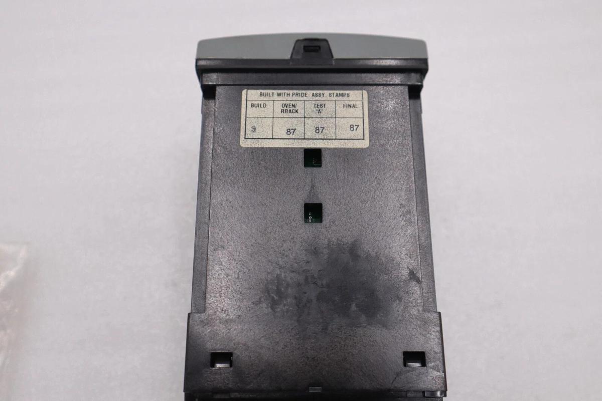 Used NEW HONEYWELL DC3500-C0-0000-110-00000-E0-0 PROCESS CONTROLLER STOCK 4827-A