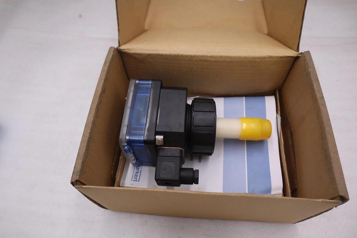 NEW OPEN BOX BURKERT 00418762 Flowmeter sensor STK GF260
