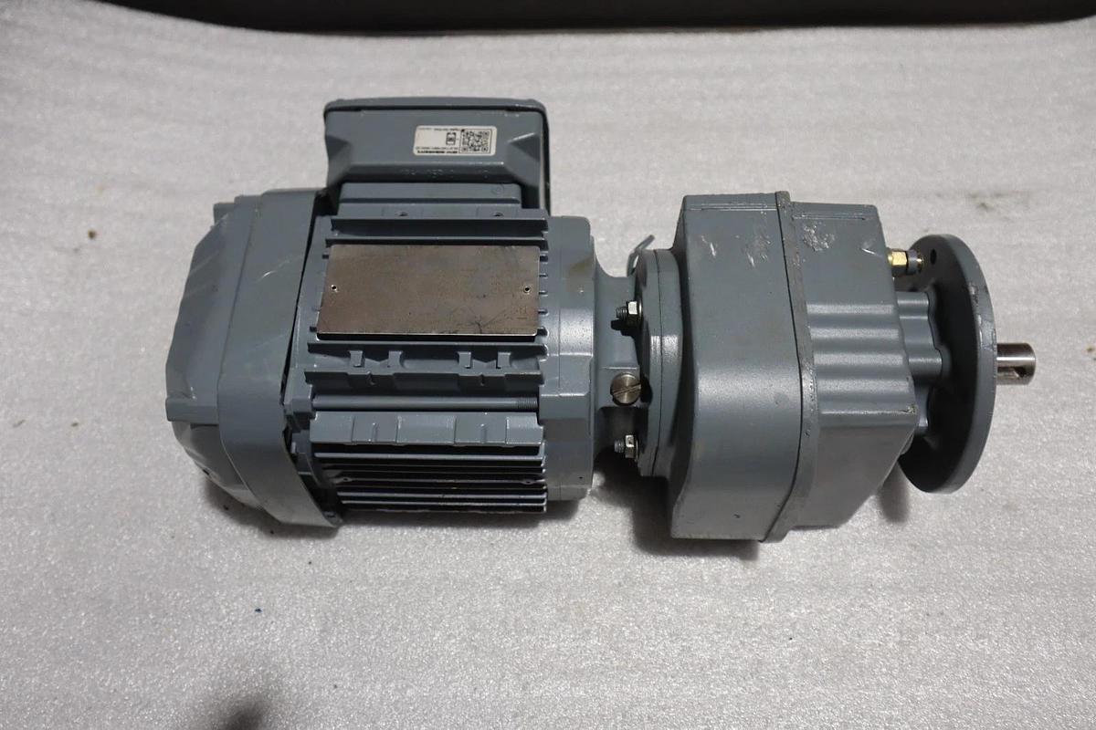 Sew Eurodrive RF17 DRN71MS4 Gearmotor - STOCK SGF76