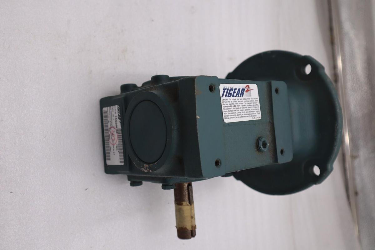 Used NEW BALDOR 15Q20L56 GEAR REDUCER 20:1 STOCK H982