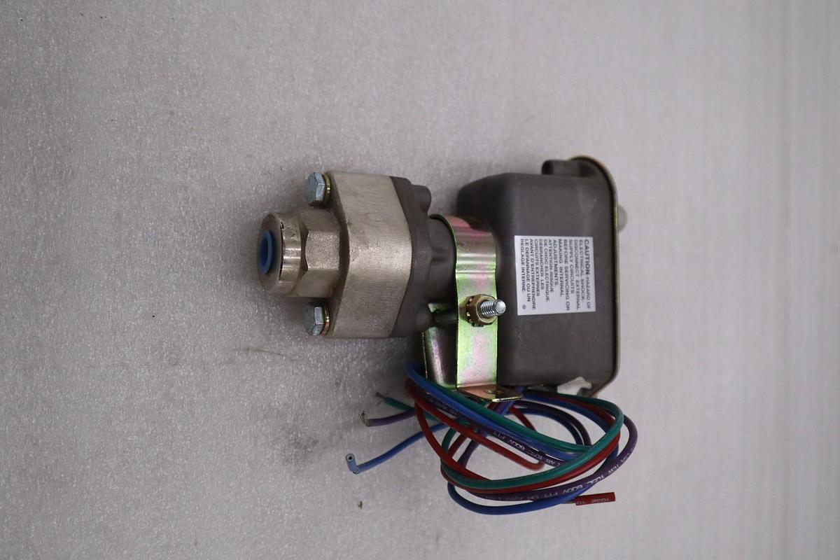Used PRESSURE ACTUATED SWITCH C9612-3-CS STOCK NEW OPEN BOX #K-1946A