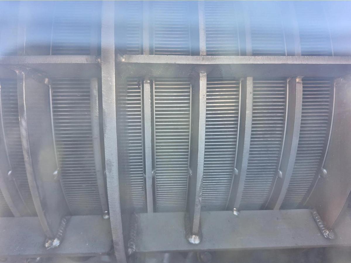 Used VINCENT CORPORATION MODEL VP-16 STAINLESS STEEL SCREW PRESS MANUFACTURED 2019